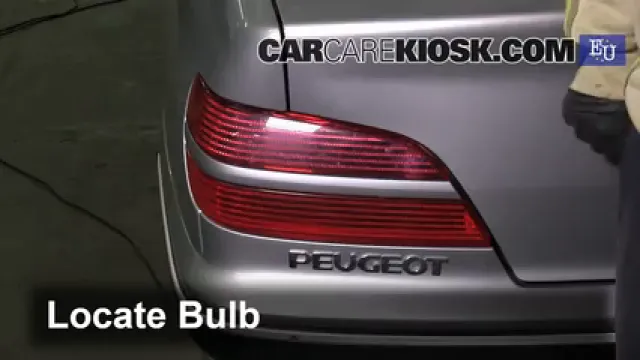 2000 Peugeot 406 LX HDi 2.0L 4 Cyl. Turbo Diesel Éclairage Feu clignotant arrière (remplacer l'ampoule)